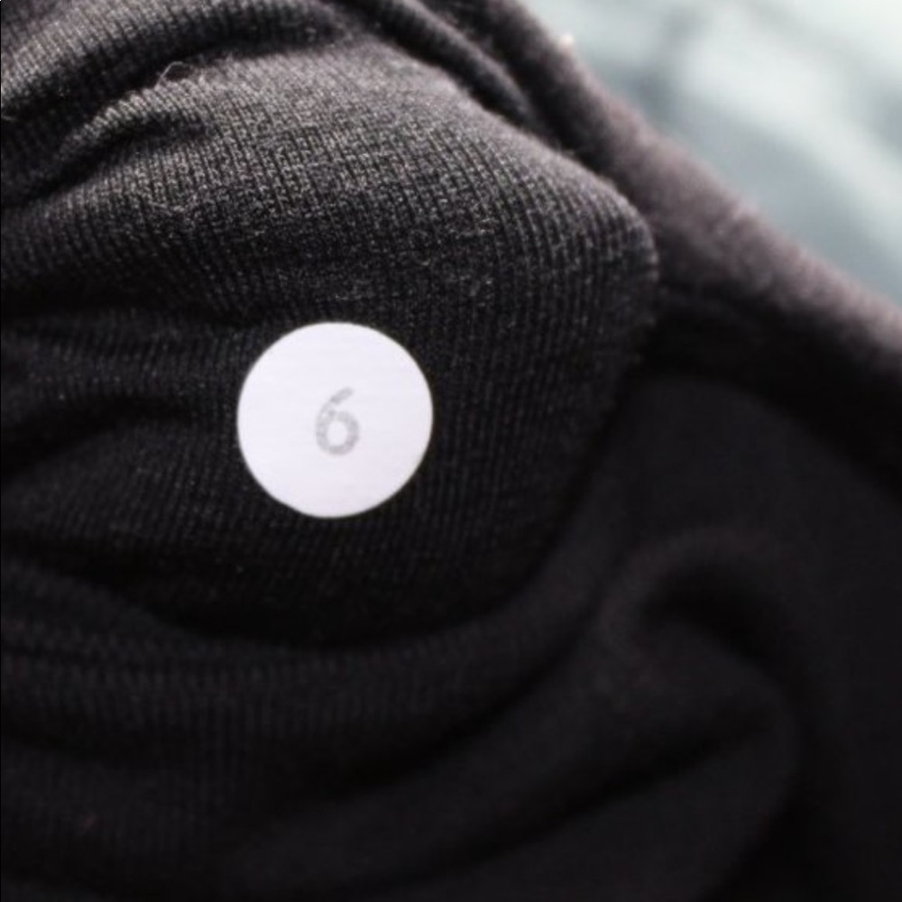 Lululemon Capri Pants 6 - Picture 6 of 7